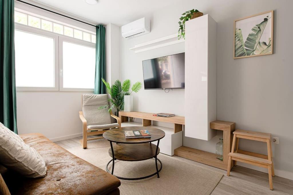 Cozy Duplex Apartment In Barrio De Salamanca - Heredia Madrid Bagian luar foto