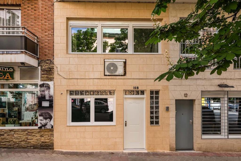 Cozy Duplex Apartment In Barrio De Salamanca - Heredia Madrid Bagian luar foto