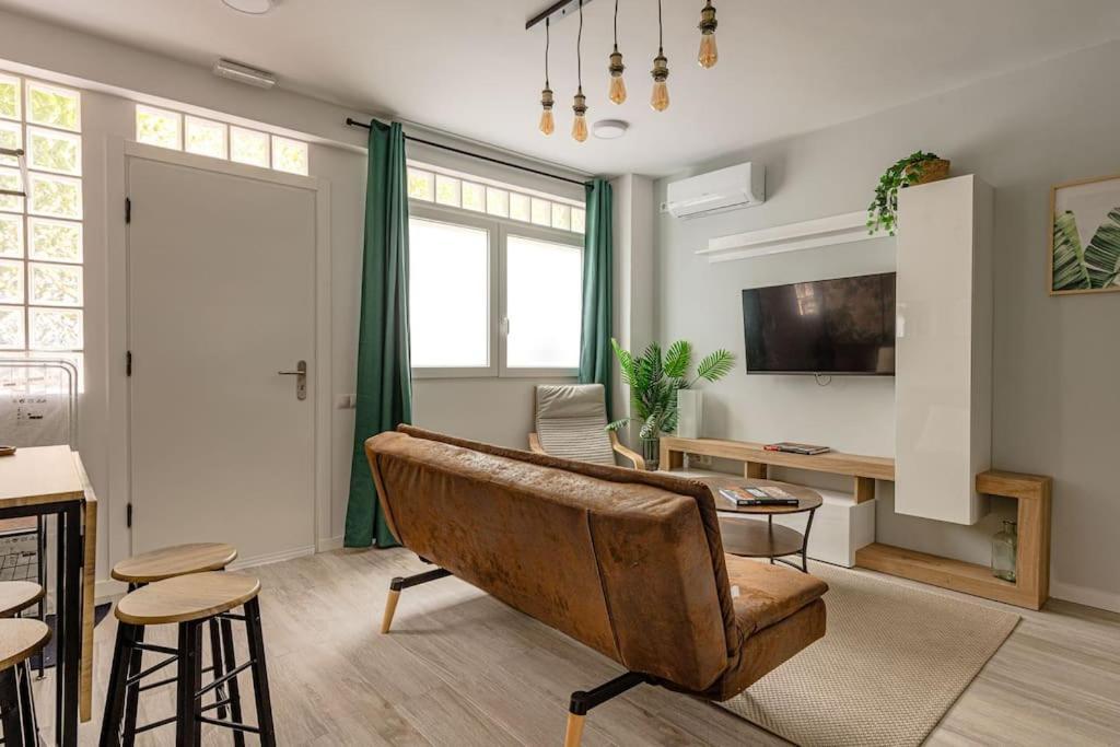 Cozy Duplex Apartment In Barrio De Salamanca - Heredia Madrid Bagian luar foto